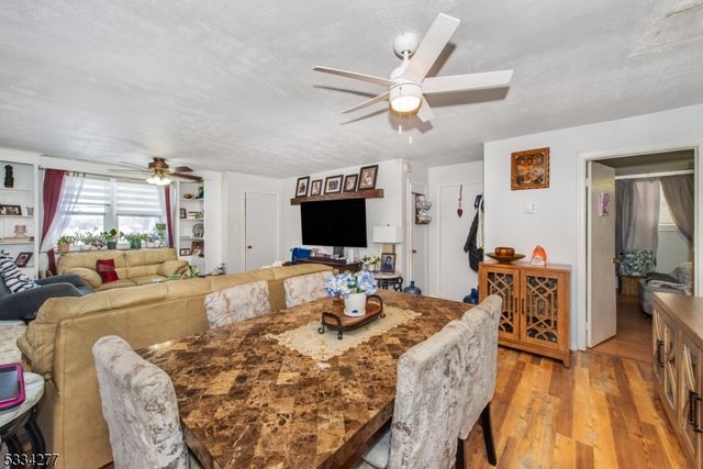 208 Maxim Dr, Hopatcong Boro, NJ 07843