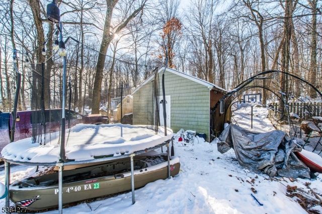 208 Maxim Dr, Hopatcong Boro, NJ 07843