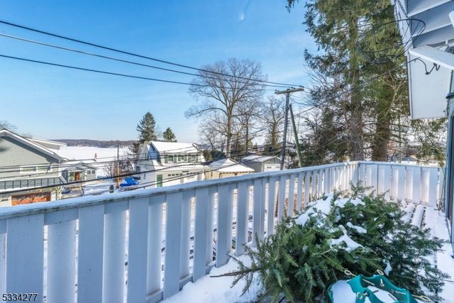 208 Maxim Dr, Hopatcong Boro, NJ 07843