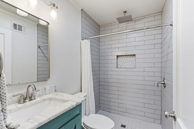 932 IVY RD, Memphis, TN 38117