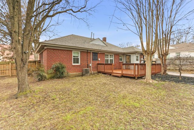 932 IVY RD, Memphis, TN 38117