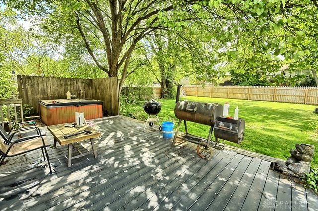 2318 Cross Village Drive, Miamisburg, OH 45342
