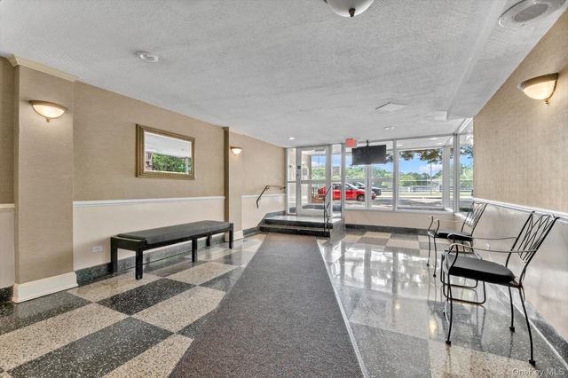 83-11 139 Street 4G, Briarwood, NY 11435