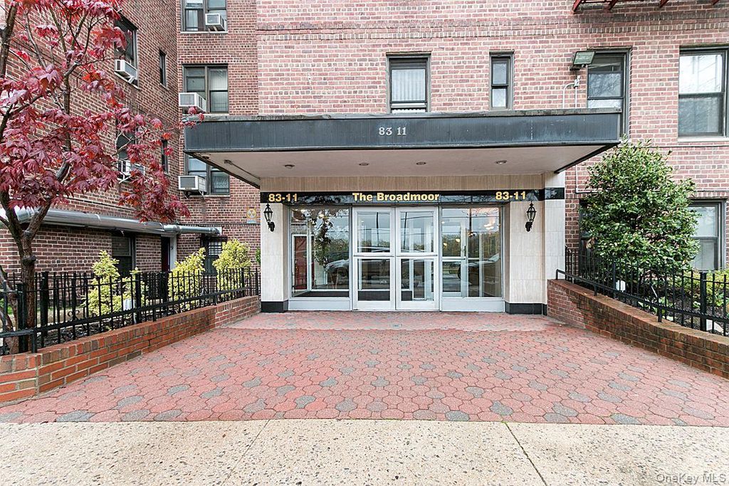 83-11 139 Street 4G, Briarwood, NY 11435