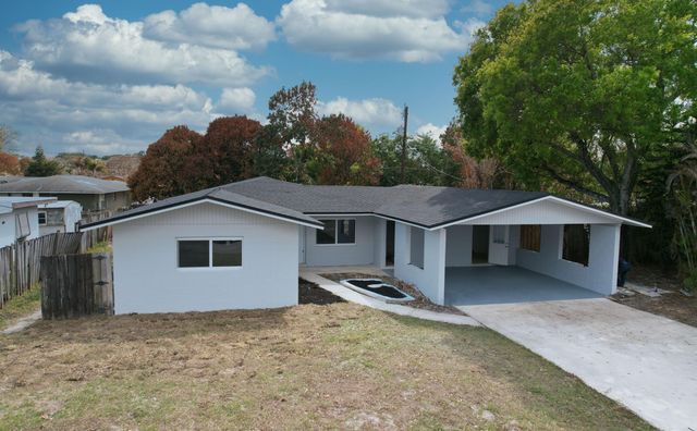 2405 Melon Court, Fort Pierce, FL 34982