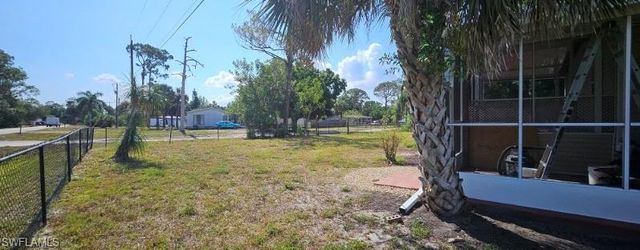 2425 Case LN, North Fort Myers, FL 33917