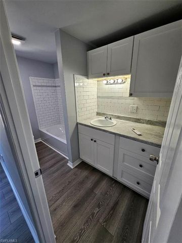 2425 Case LN, North Fort Myers, FL 33917