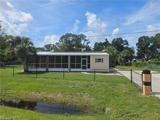 2425 Case LN, North Fort Myers, FL 33917