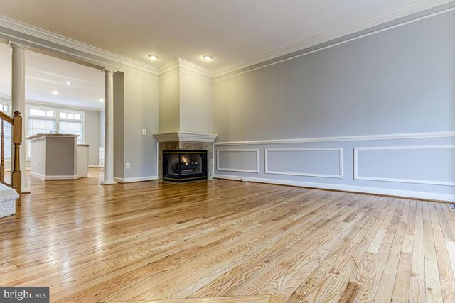 953 HARRISON CIR, Alexandria, VA 22304