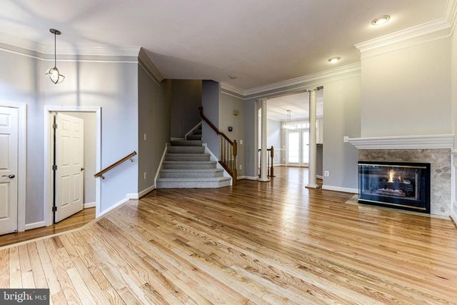 953 HARRISON CIR, Alexandria, VA 22304