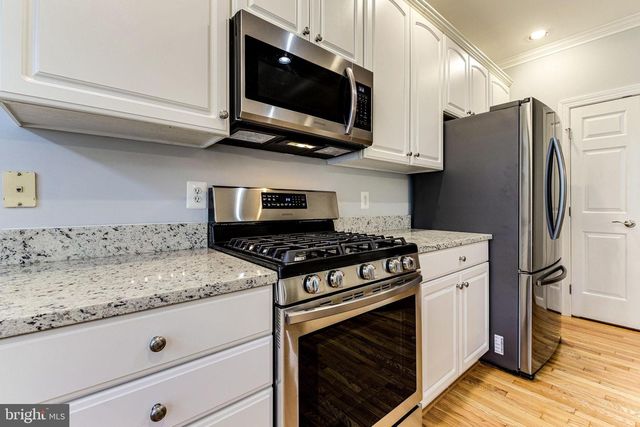 953 HARRISON CIR, Alexandria, VA 22304