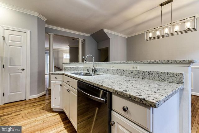 953 HARRISON CIR, Alexandria, VA 22304