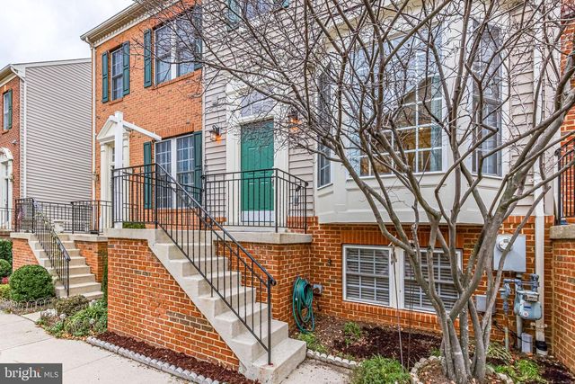 953 HARRISON CIR, Alexandria, VA 22304