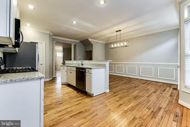 953 HARRISON CIR, Alexandria, VA 22304