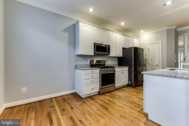 953 HARRISON CIR, Alexandria, VA 22304