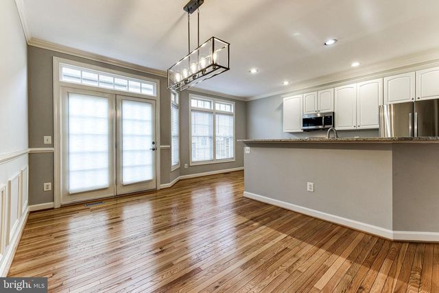 953 HARRISON CIR, Alexandria, VA 22304