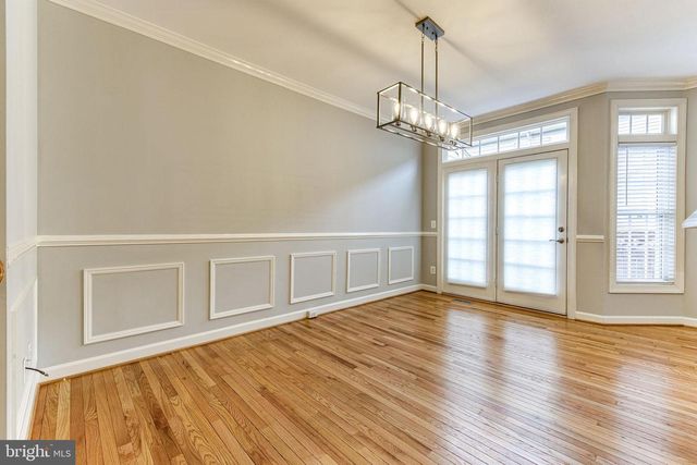 953 HARRISON CIR, Alexandria, VA 22304