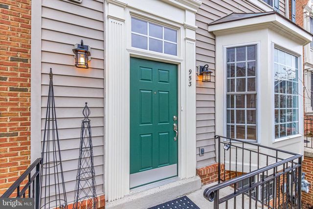 953 HARRISON CIR, Alexandria, VA 22304