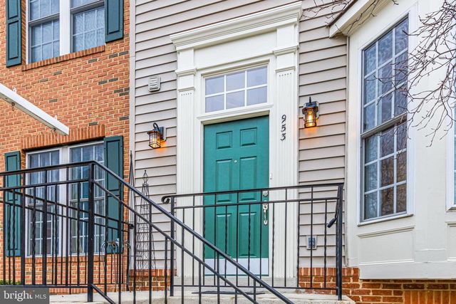 953 HARRISON CIR, Alexandria, VA 22304