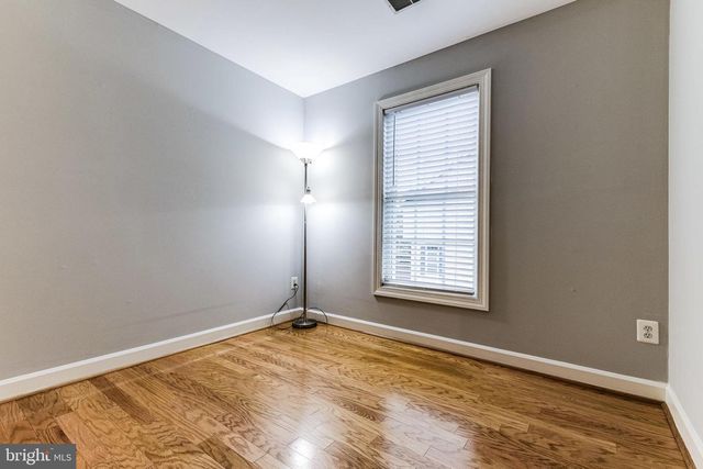 953 HARRISON CIR, Alexandria, VA 22304