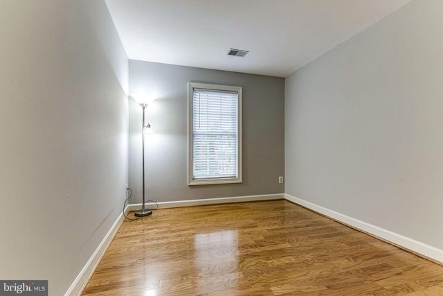 953 HARRISON CIR, Alexandria, VA 22304