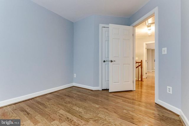 953 HARRISON CIR, Alexandria, VA 22304