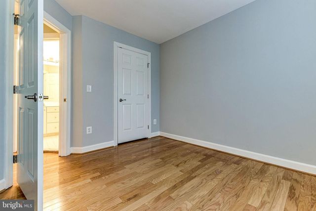 953 HARRISON CIR, Alexandria, VA 22304