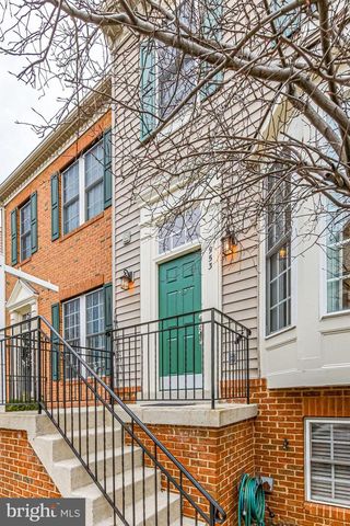 953 HARRISON CIR, Alexandria, VA 22304