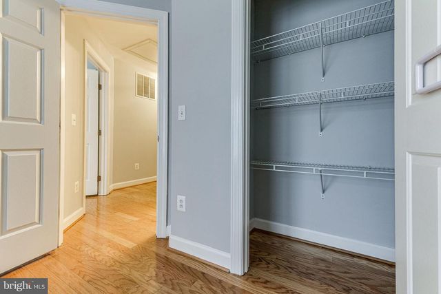 953 HARRISON CIR, Alexandria, VA 22304