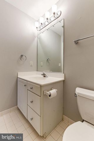 953 HARRISON CIR, Alexandria, VA 22304