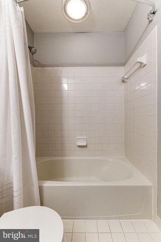 953 HARRISON CIR, Alexandria, VA 22304