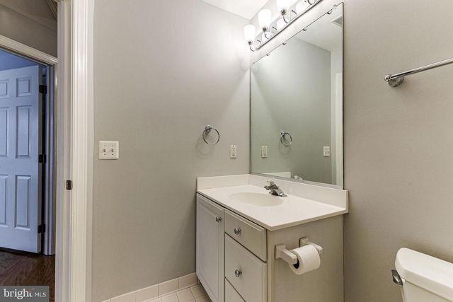 953 HARRISON CIR, Alexandria, VA 22304