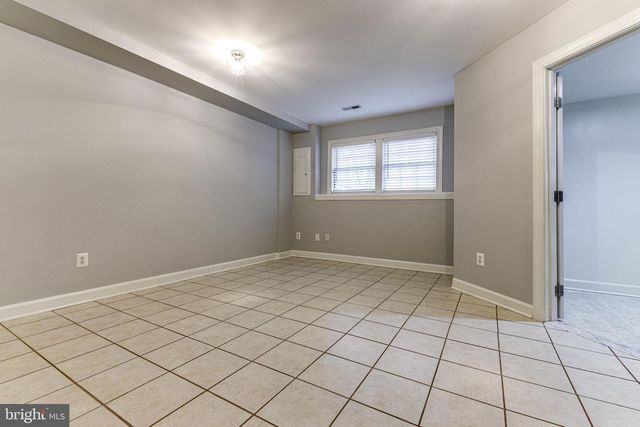 953 HARRISON CIR, Alexandria, VA 22304