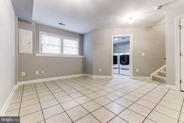 953 HARRISON CIR, Alexandria, VA 22304