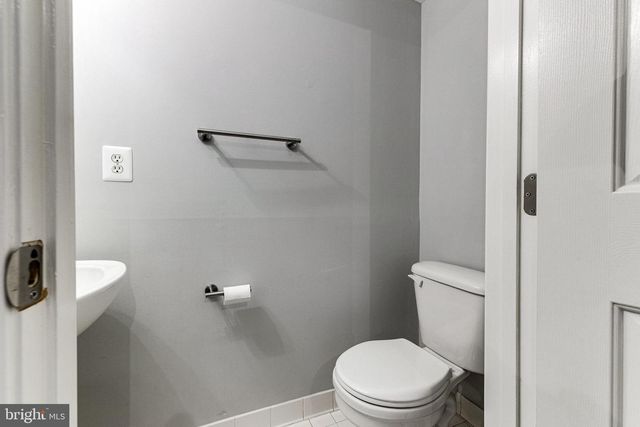 953 HARRISON CIR, Alexandria, VA 22304