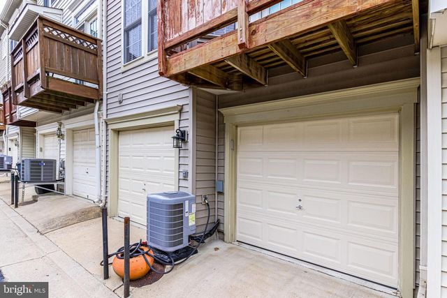 953 HARRISON CIR, Alexandria, VA 22304