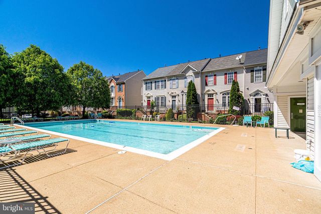 953 HARRISON CIR, Alexandria, VA 22304