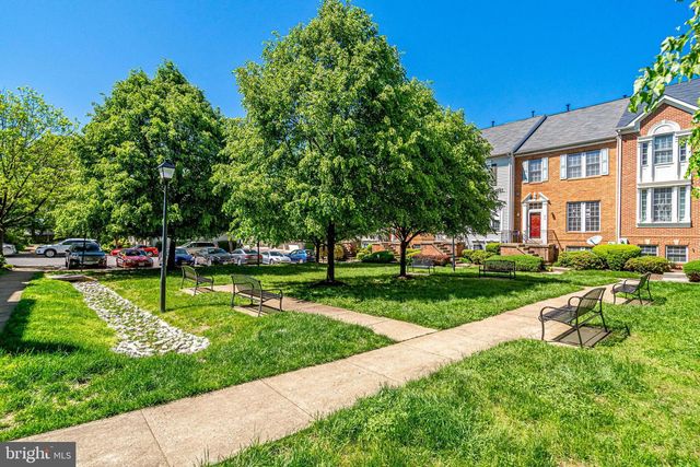 953 HARRISON CIR, Alexandria, VA 22304