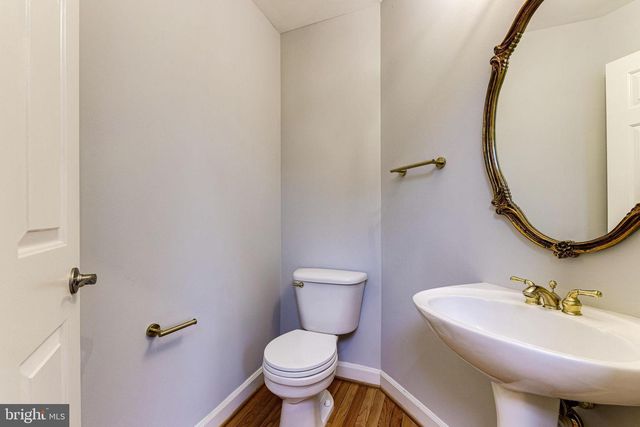 953 HARRISON CIR, Alexandria, VA 22304