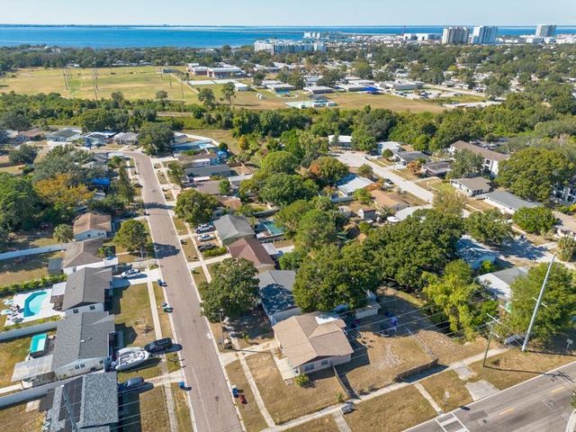 6303 S LANSDALE CIRCLE, Tampa, FL 33616