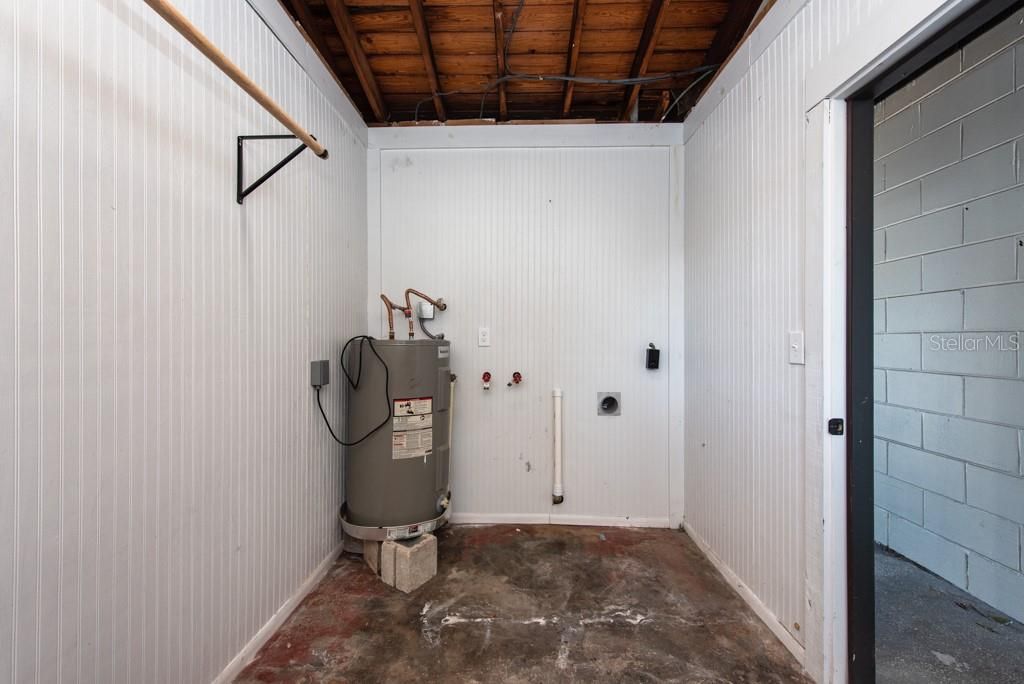 Image 19 of property listing at 6303 S LANSDALE CIRCLE, Tampa, FL 33616