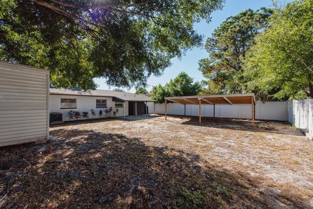 Image 24 of property listing at 6303 S LANSDALE CIRCLE, Tampa, FL 33616