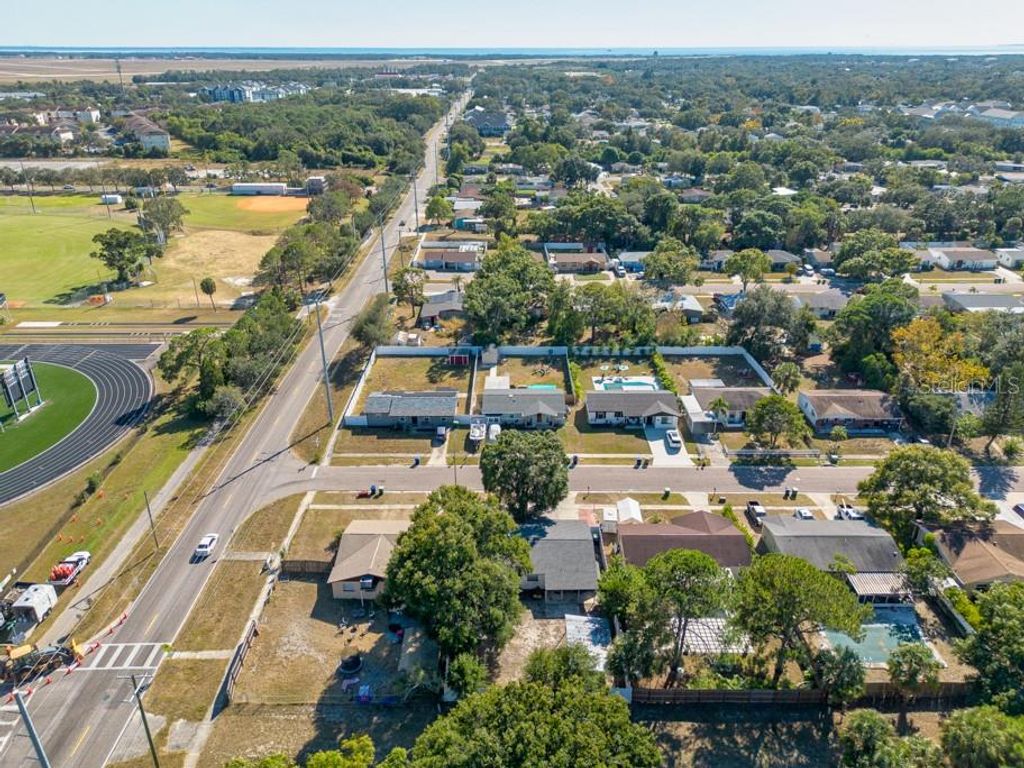 Image 33 of property listing at 6303 S LANSDALE CIRCLE, Tampa, FL 33616