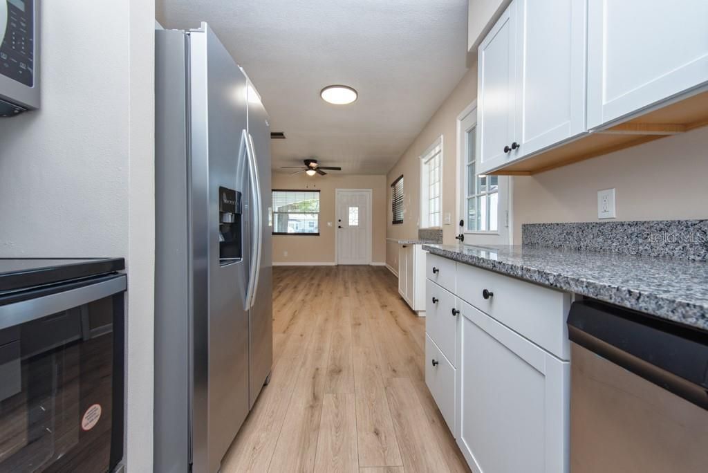 Image 7 of property listing at 6303 S LANSDALE CIRCLE, Tampa, FL 33616