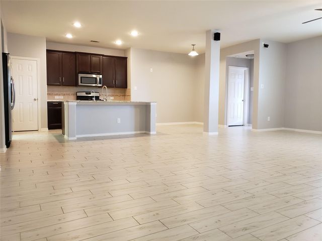 226 Golden Grain Drive, Rosenberg, TX 77469