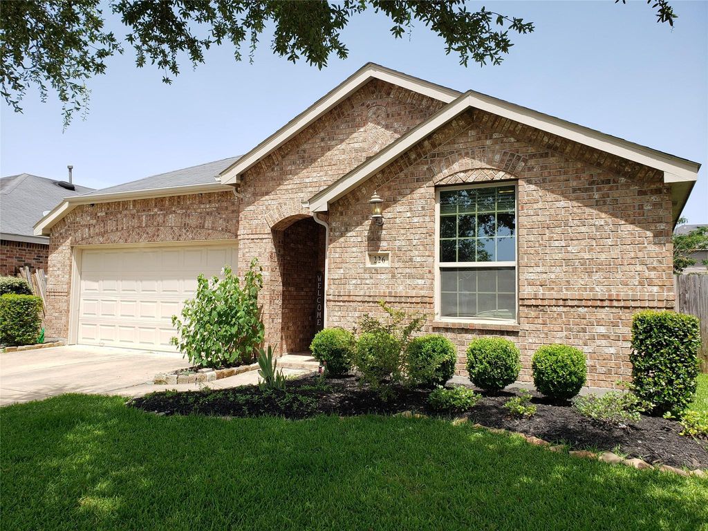 226 Golden Grain Drive, Rosenberg, TX 77469