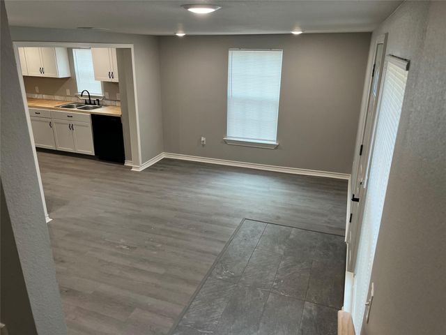 304 S Walnut ST A, B, & C, Lampasas, TX 76550
