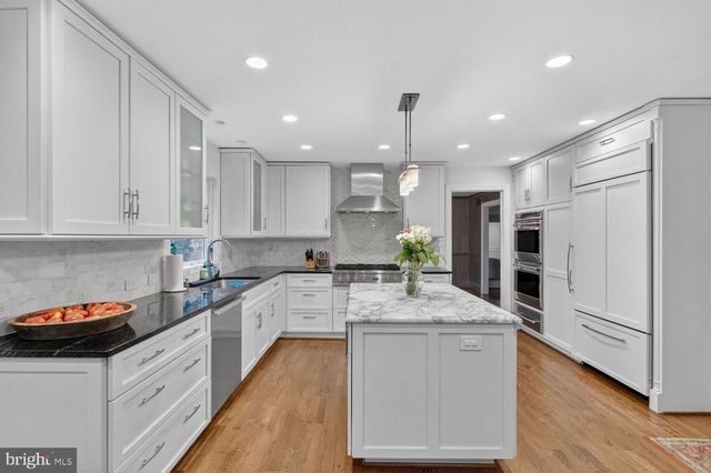 1205 SUFFIELD DR, Mclean, VA 22101