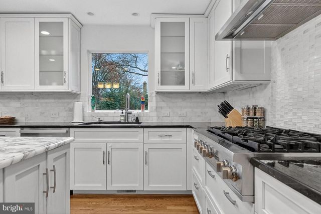 1205 SUFFIELD DR, Mclean, VA 22101