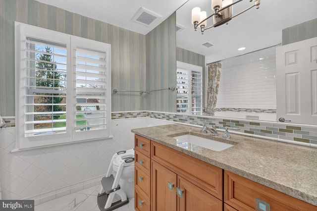 1205 SUFFIELD DR, Mclean, VA 22101